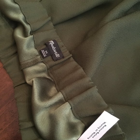 Olive Scalloped Shorts - Picture 4 of 4